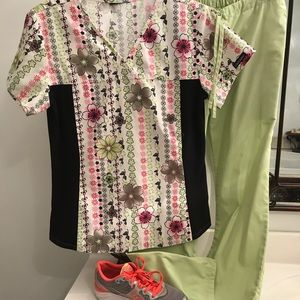 🌺 Cherokee Scrub Set 🌺